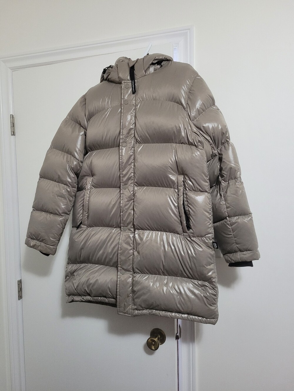 TNA SUPER PUFF MID LENGTH WOMENS SHINY BEIGE SIZE LARGE